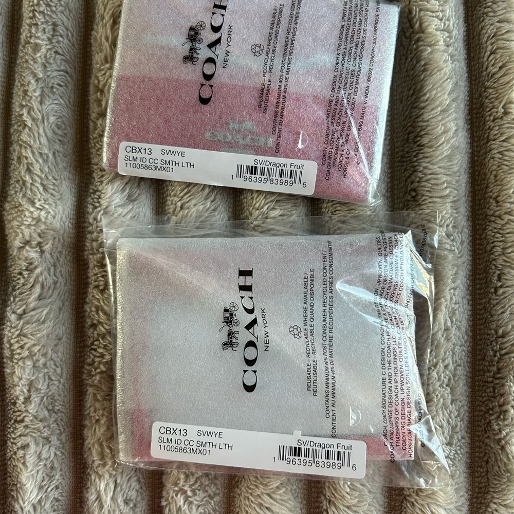 Coach Slim ID Card Case in Dragonfruit NWT - Picture 7 of 7